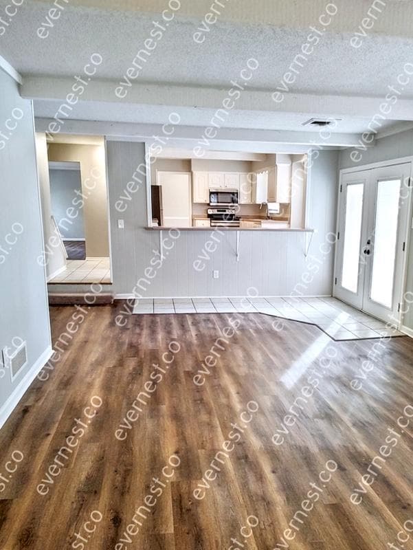 Building Photo - 10244 Caenen Dr