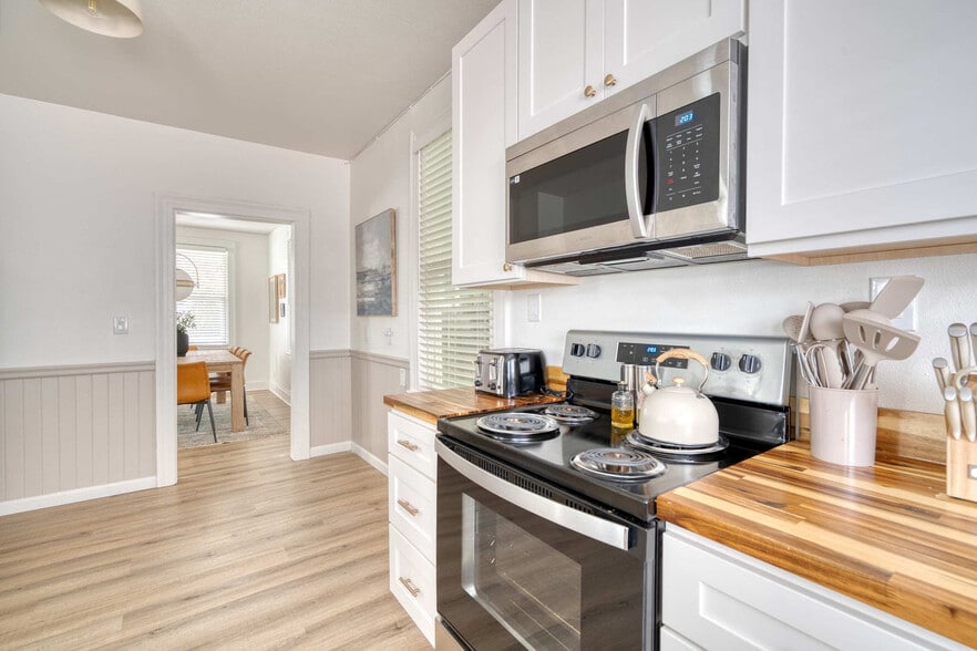 Building Photo - 4128 N Montana Ave