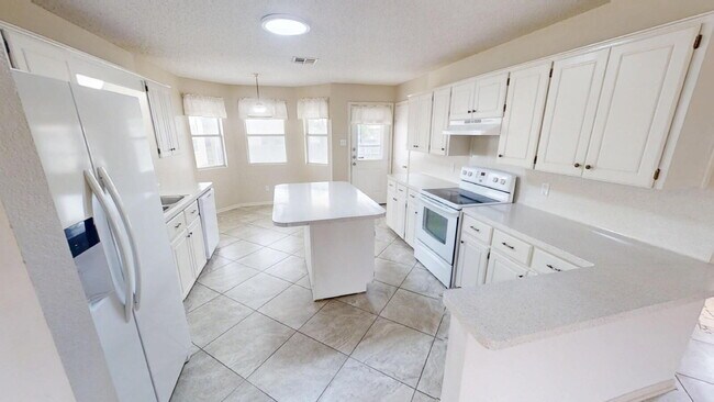 Building Photo - "Spacious 4-Bedroom Retreat with 2 Baths in Prime Killeen Location – 1,590 Sq Ft of Comfort!"