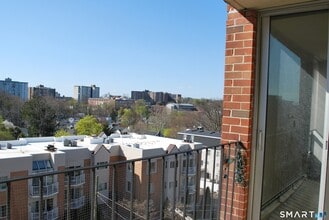 Building Photo - 87 Glenbrook Rd