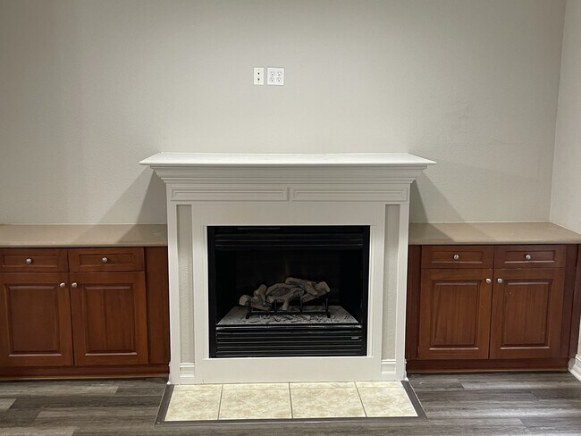Building Photo - 1553 Crescent Hills Dr