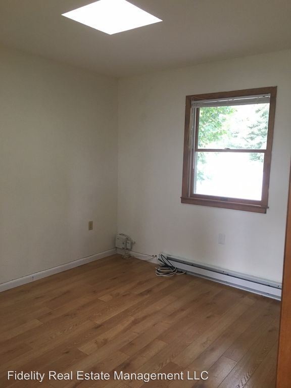 Building Photo - 16 Blossom Ln