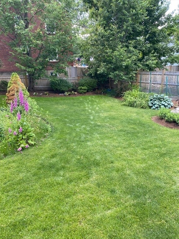 Building Photo - 209 Walnut St