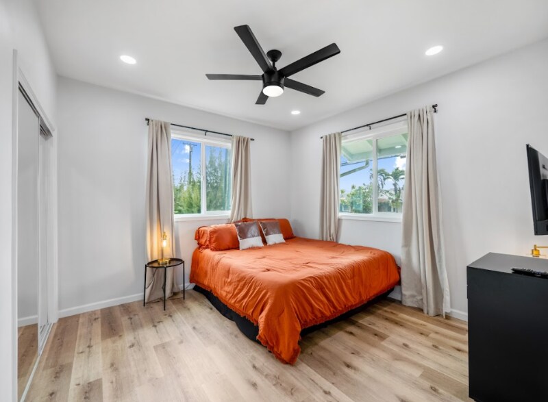 Building Photo - 1576 California Ave