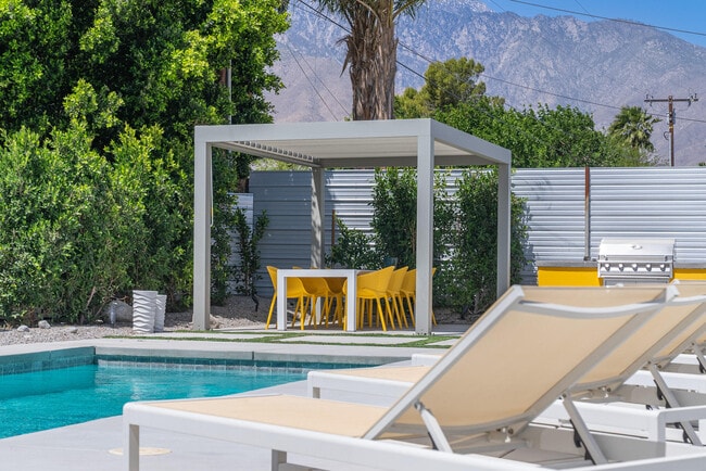 Building Photo - 2383 E Powell Rd