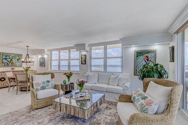 Building Photo - 5440 N Ocean Dr