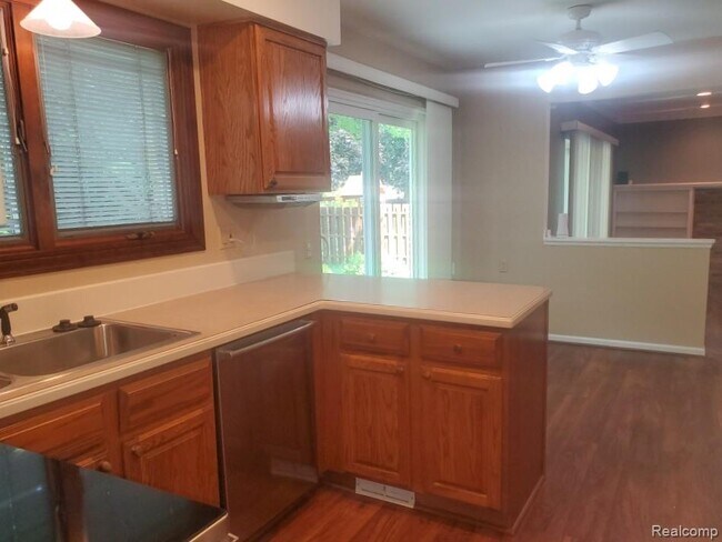 Building Photo - 5057 Prentis Dr