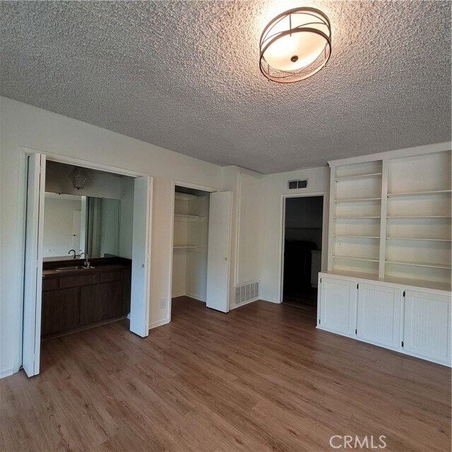 Building Photo - 303 S Kenneth Rd