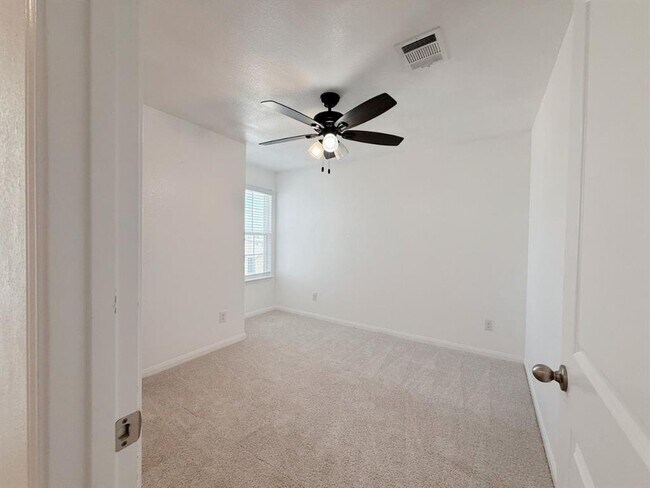 Building Photo - 3000 Cressler Ln