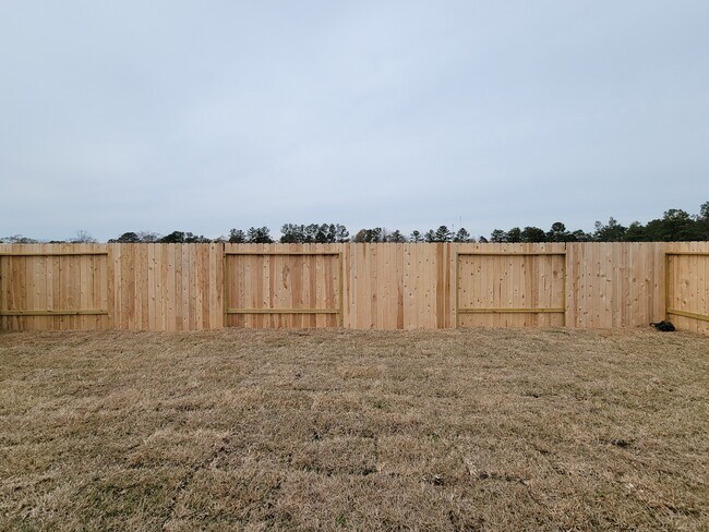 Building Photo - 15675 Plum Brk Dr