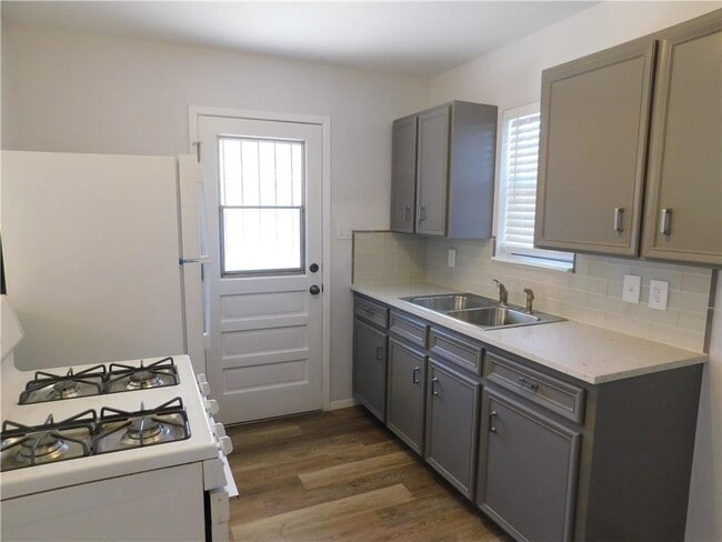 Building Photo - 305 Blackson Ave