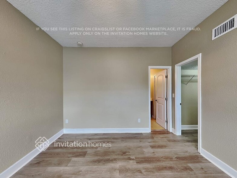 Building Photo - 410 4th St S