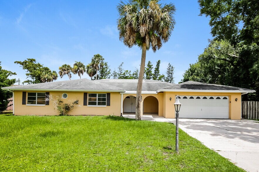 Primary Photo - 2414 Davis Blvd