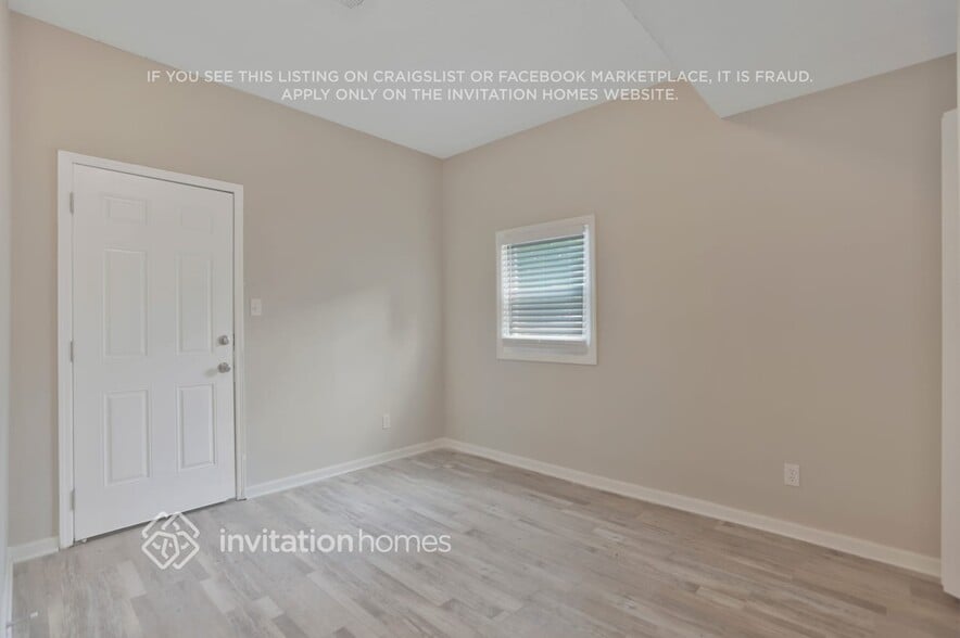 Building Photo - 724 Pepperwood Ln