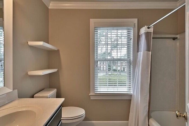 Building Photo - Wildewood in Northeast Columbia--Offering Self Guided Tour with RENTLY!