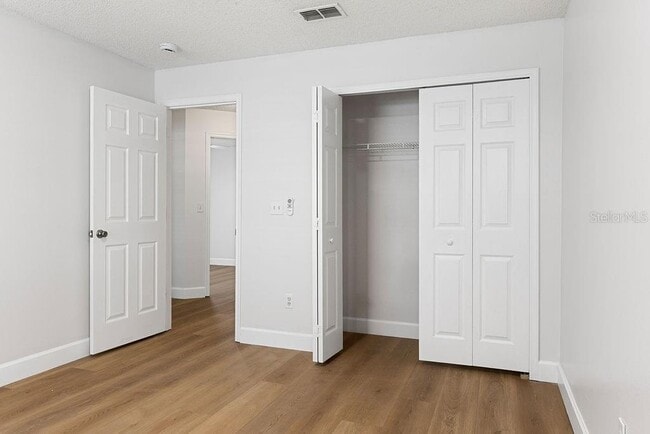 Building Photo - 1425 Whispering Woods Way