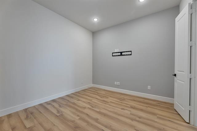 Building Photo - 545 Goose Lake Dr