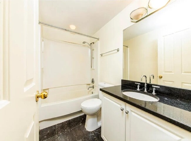 Building Photo - 8-12 Museum Way - 8-12 Museum Way