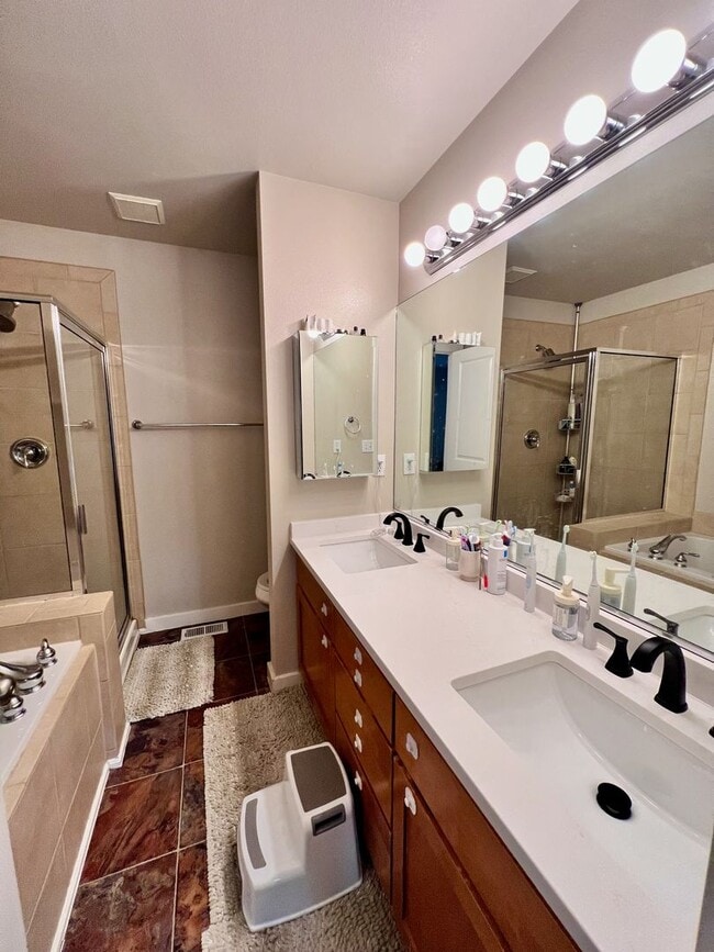 Building Photo - Beautiful 4BR | 2.5BA Home on Cul-de-Sac i...