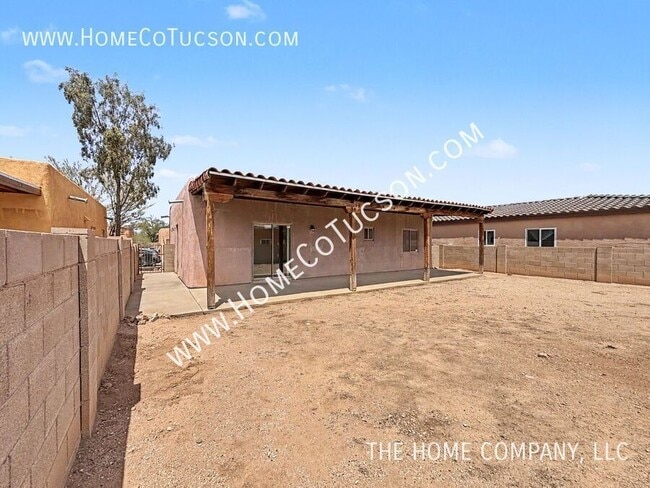 Building Photo - 5738 E Calle De Hielo Dulce
