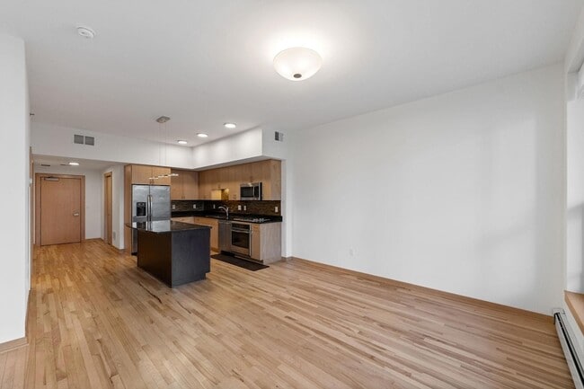 Building Photo - 740 Portland Ave