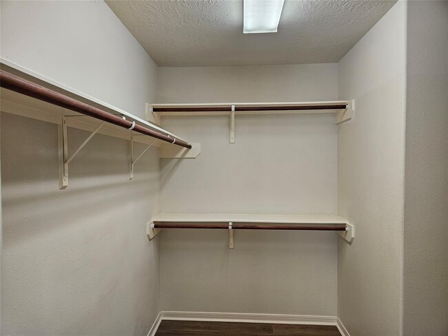 Building Photo - 9610 Sunflower Bluff Ln