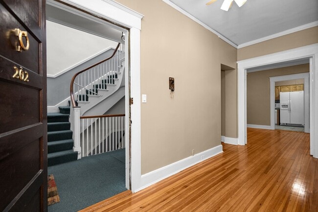 Building Photo - 600 W Olney Rd