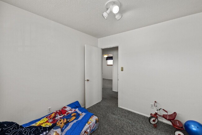 Building Photo - 2650 Willard Dr