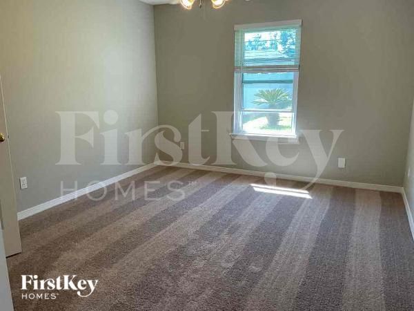 Building Photo - 1242 Summit Oaks Dr E