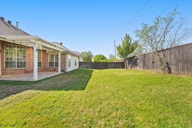 Building Photo - 1319 Lakeridge Ln