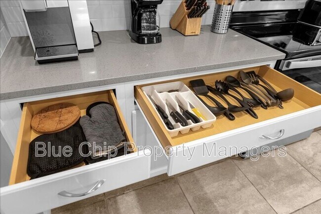 Building Photo - 8947 Amelia Downs Trail