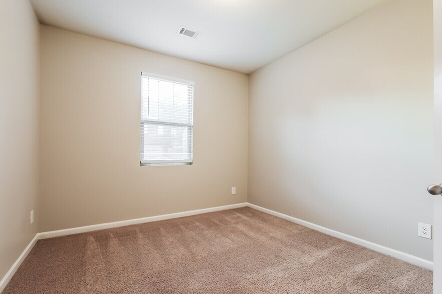 Building Photo - 700 Feldwood Ln
