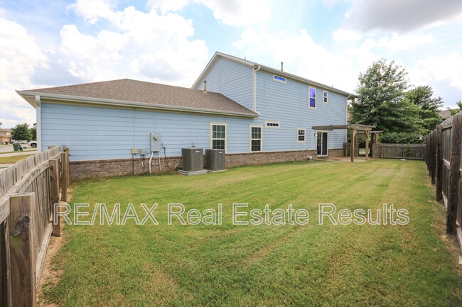 Building Photo - 626 N Tennyson Ln