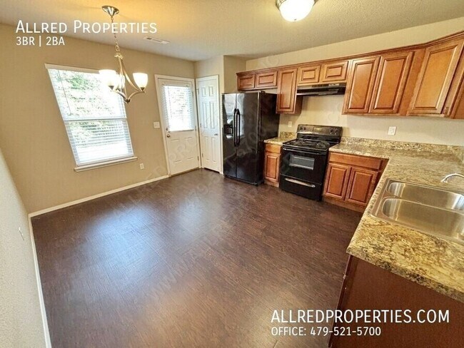 Building Photo - Move in special $300.00 off 1st month's re...