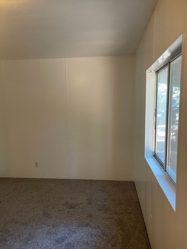 Building Photo - Upper Magalia Cute & clean 2 bed, 2 bath, storage shed, natural landscaping