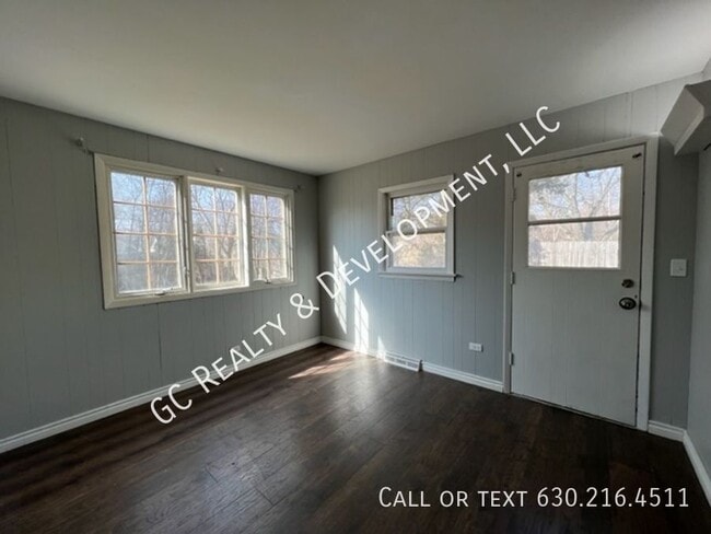 Building Photo - 22W220 Burr Oak Dr