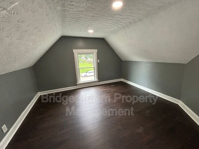 Building Photo - 33 S Torrence St