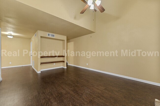 Building Photo - 5516 Boca Raton Blvd