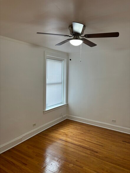 Building Photo - 7935 S Ellis Ave