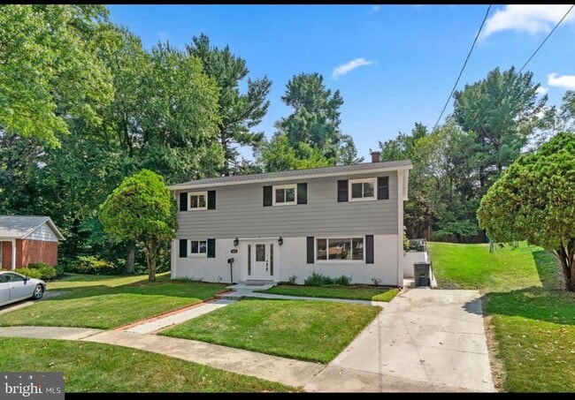 Building Photo - 9802 Cherry Tree Ln