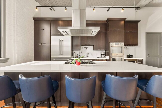 Building Photo - 21 E 15th St