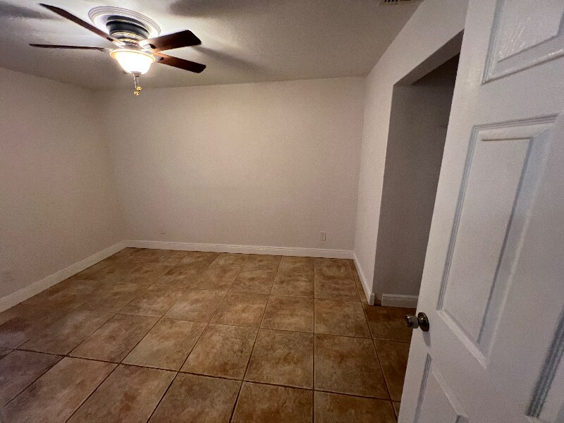 Building Photo - 2722 SE 16th Pl