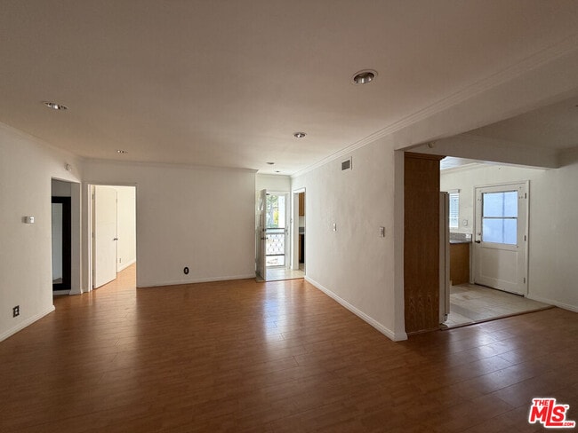 Building Photo - 11121 Parr Ave