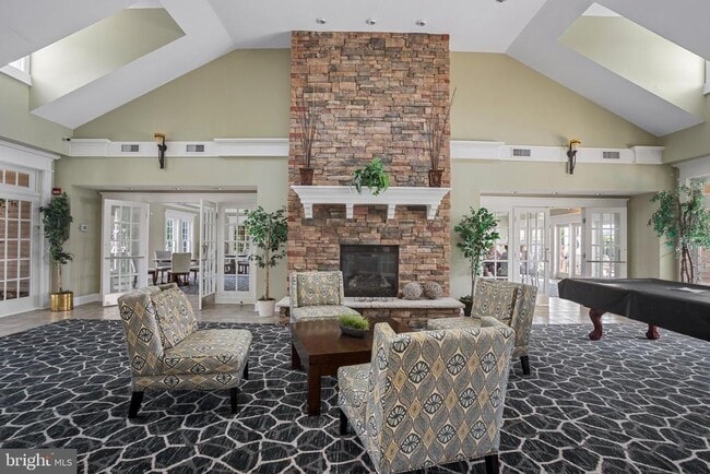 Building Photo - 29726 Vincent Village Dr