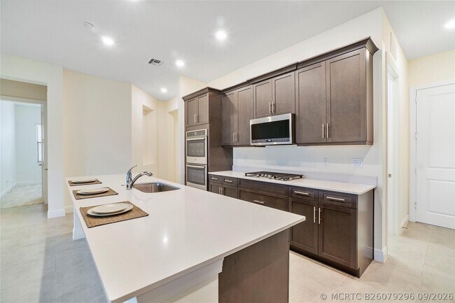 Building Photo - 11785 Waterway Cir