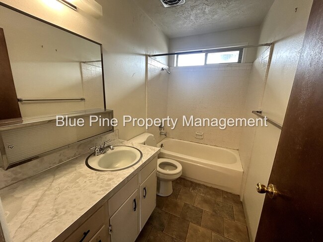 Building Photo - 1491 Mountain View Ln