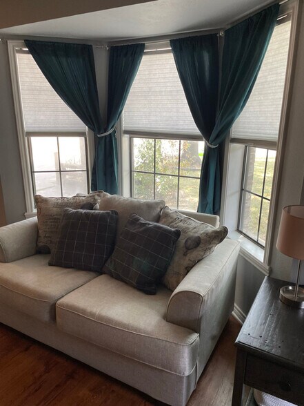 Building Photo - 4001 Windfree Dr