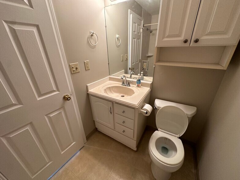 Building Photo - 49 Tappan St