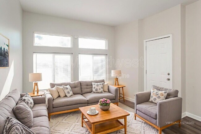 Building Photo - 3014 W 10th St