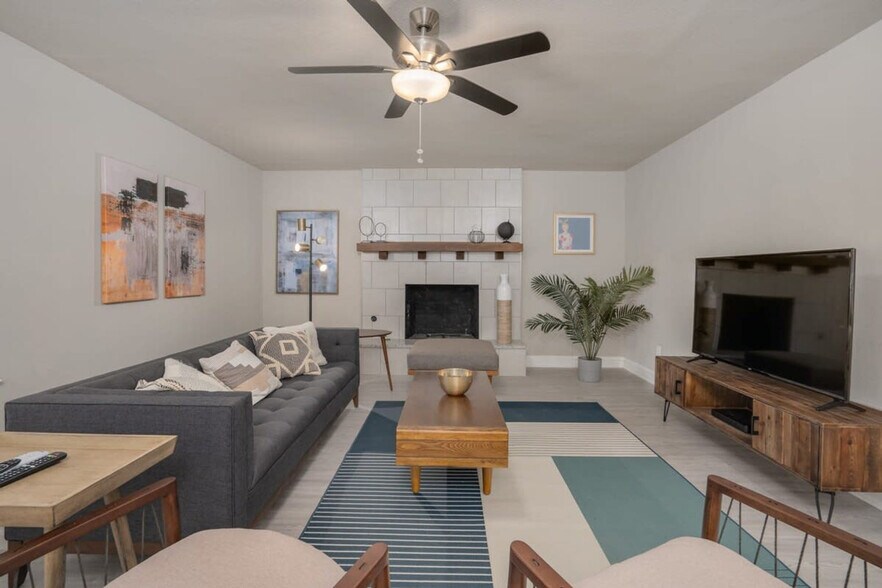 Building Photo - 11210 Cotillion Dr